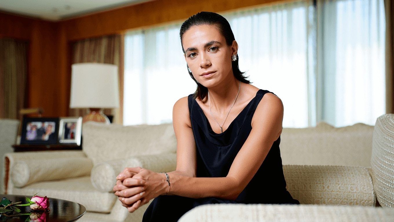 Mara Maionchi e l’amore: «È una virgola rosa fra le parole “Ciao, io esco”»