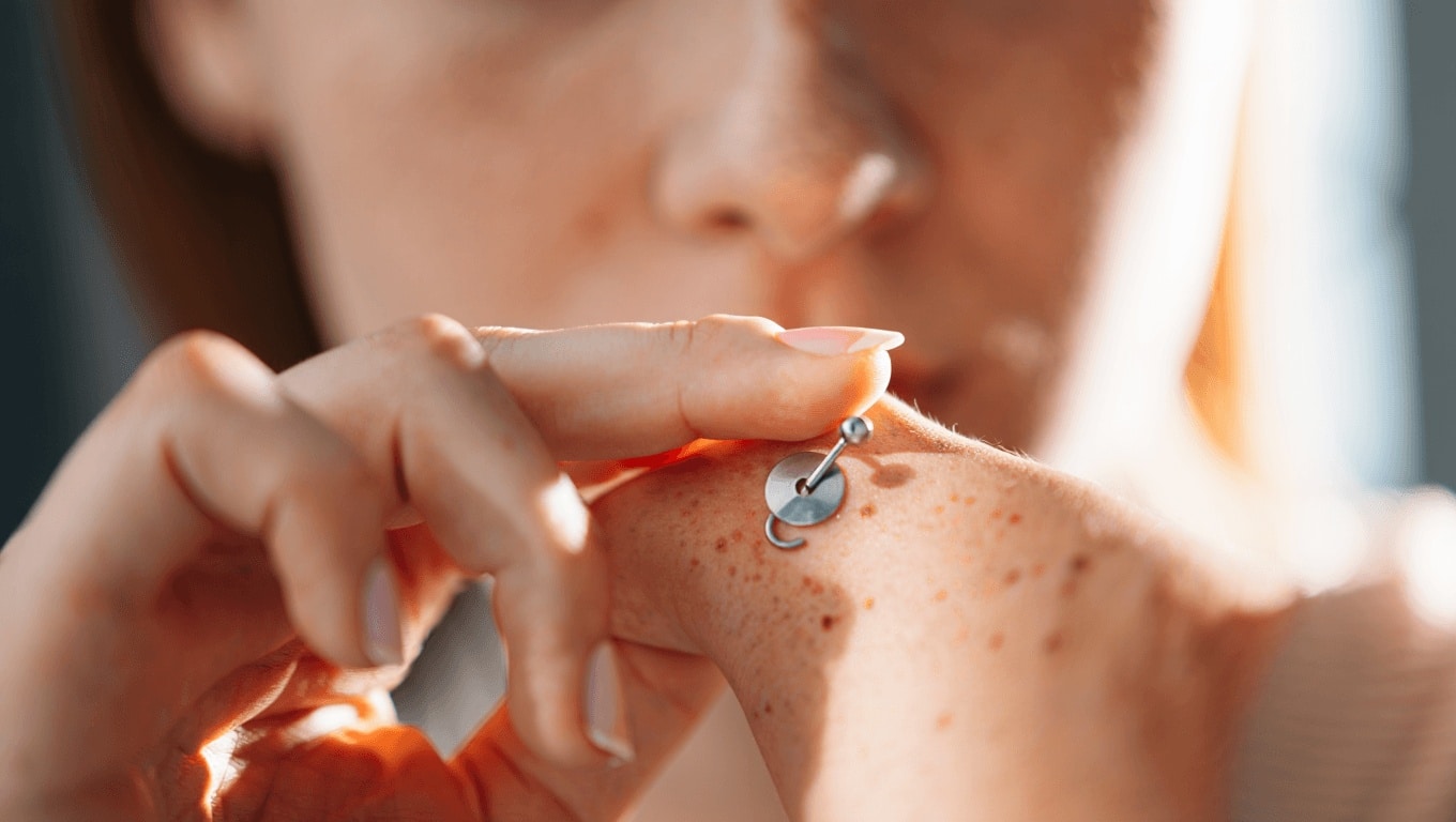 Microdermal piercing al polso: quanto costo ed i rischi dell'intervento