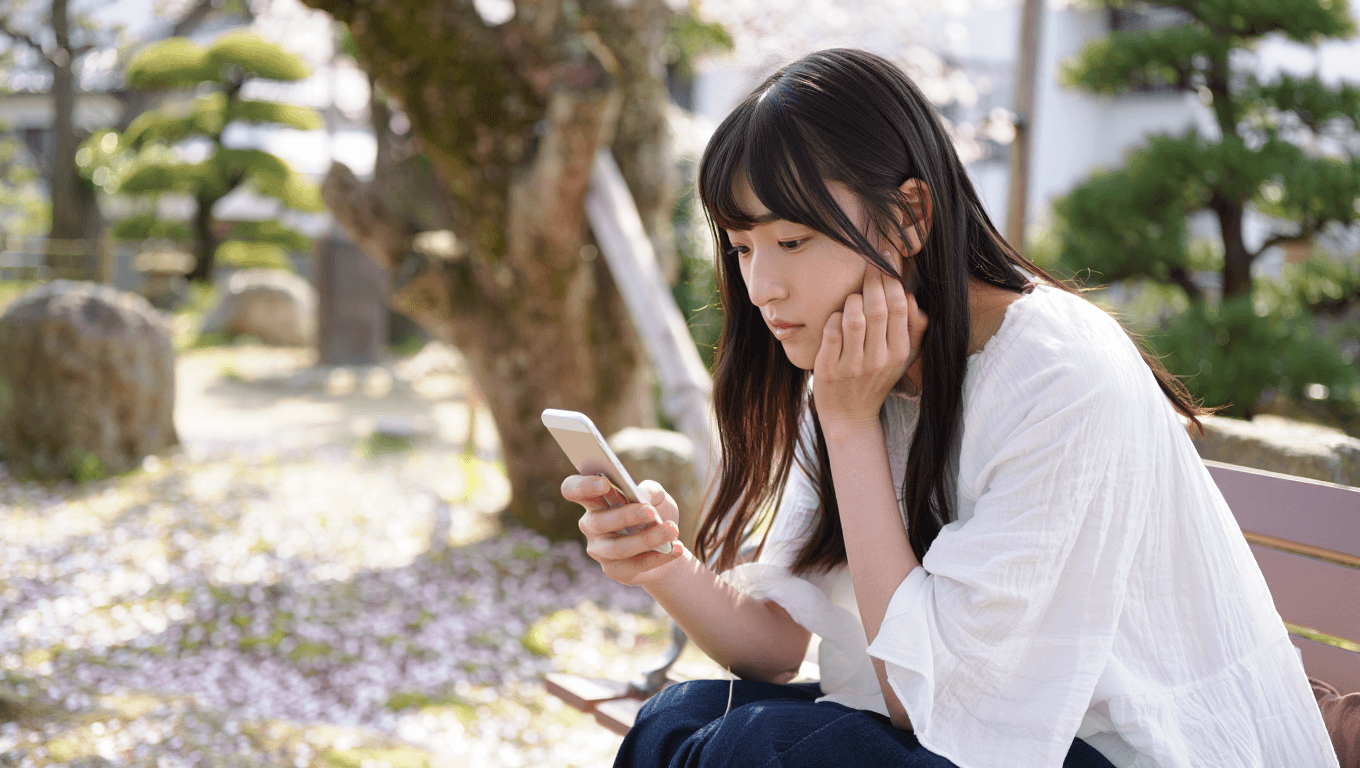 Società         
      Per combattere la denatalità, in Giappone hanno iniziato a elargire bonus alle persone che si iscrivono alle dating app      
        Tra i casi più recenti c'è quello della prefettura di Kochi, che rimborsa l'abbonamento alle app di incontri per tutti gli utenti residenti nel suo territorio.