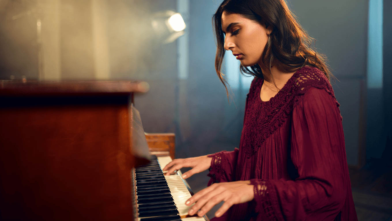 Tosca: «Cantare è diventato fare soldi, fama, sold out e streaming. Resta poco spazio per l’emozione. Ma io me lo prendo». L’intervista