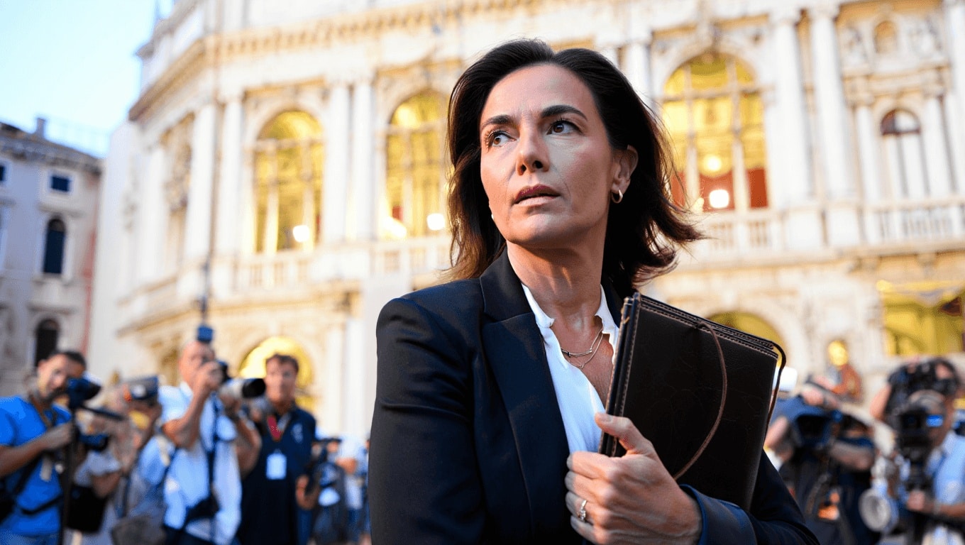 BEATRICE VENEZI CAUSA LA FENICE LICENZIAMENTO