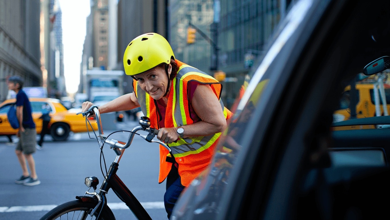 Società         
      Una ricerca ha dimostrato che andare in bici fa così bene a corpo e mente che dovrebbe rientrare nelle politiche di salute pubblica      
        La ricerca comprende 87 studi da 19 Paesi e conferma che la bici è uno dei più efficaci strumenti per migliorare la qualità della vita in città.