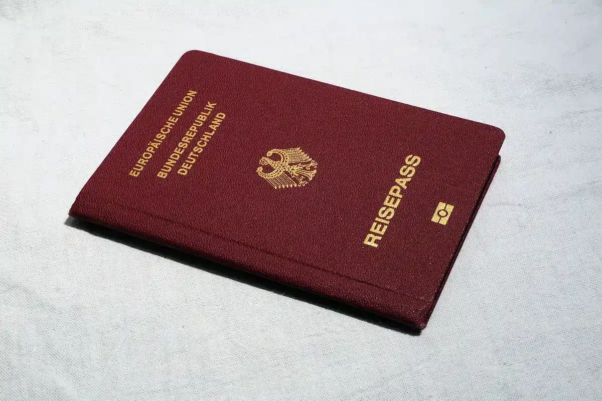Documenti necessari per la compilazione del modulo TFR3: documento d'identità, codice fiscale e informazioni del fondo p