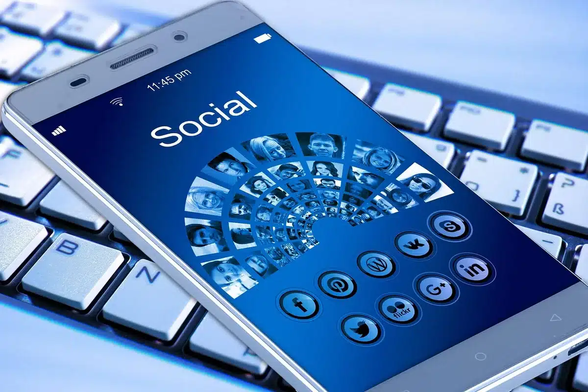 Barra di comandi di un sito web con icone Salva, Stampa e Scarica